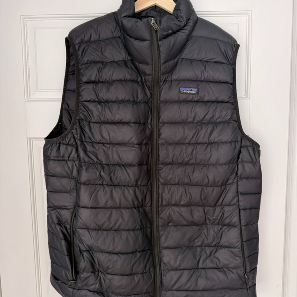 Patagonia Men's black Quilted Down Vest XL